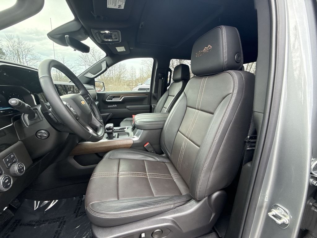 Used 2025 Gray Chevrolet High Country image 11