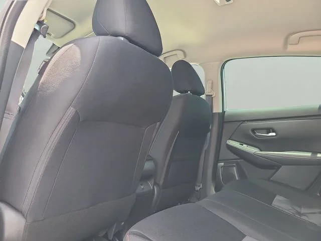 Used 2021 White Nissan SR image 10