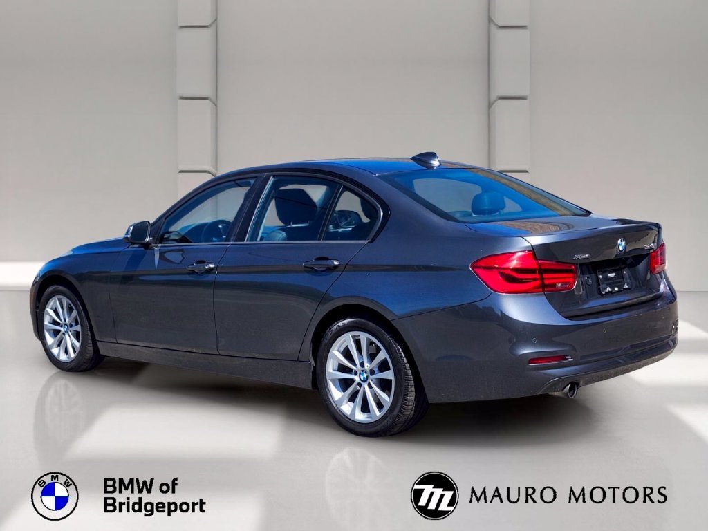Used 2018 Gray BMW 320i xDrive image 4