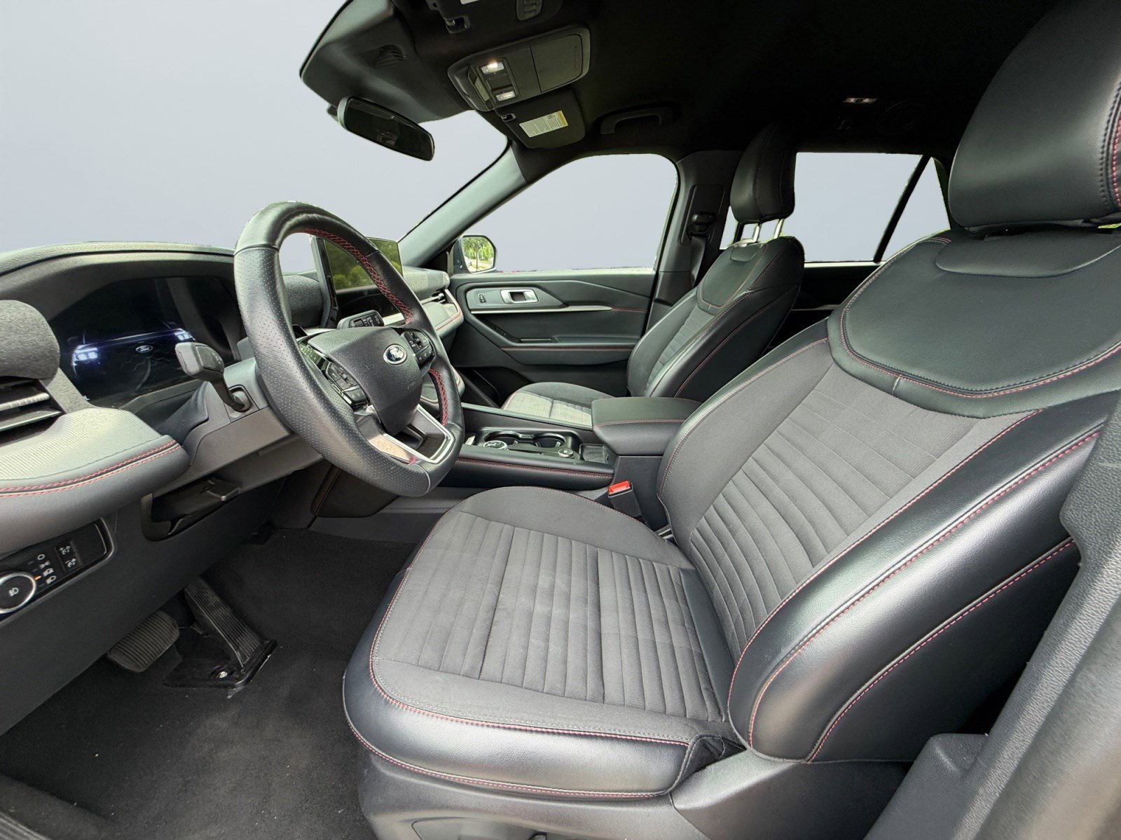 2025 Ford Explorer ST-LINE - Photo 10
