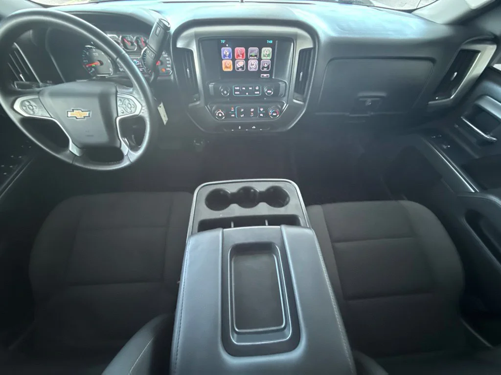 Used 2017 SUMMIT WHITE Chevrolet LT image 24