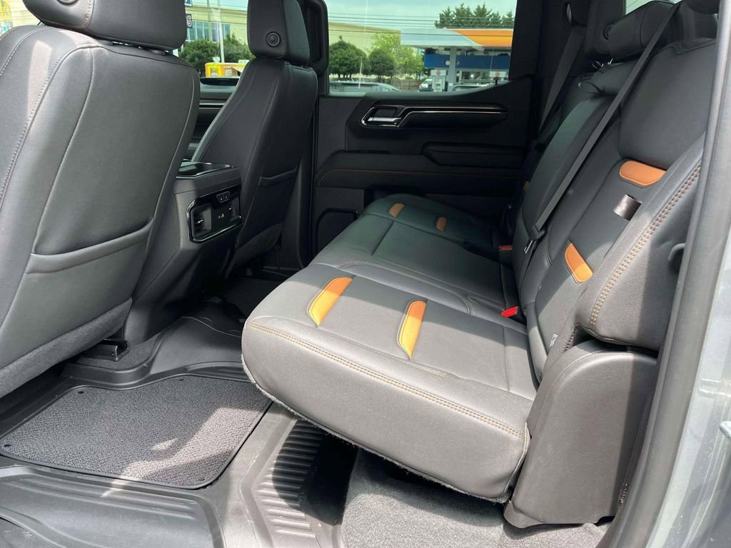 Used 2024 Sterling Metallic GMC AT4 image 17
