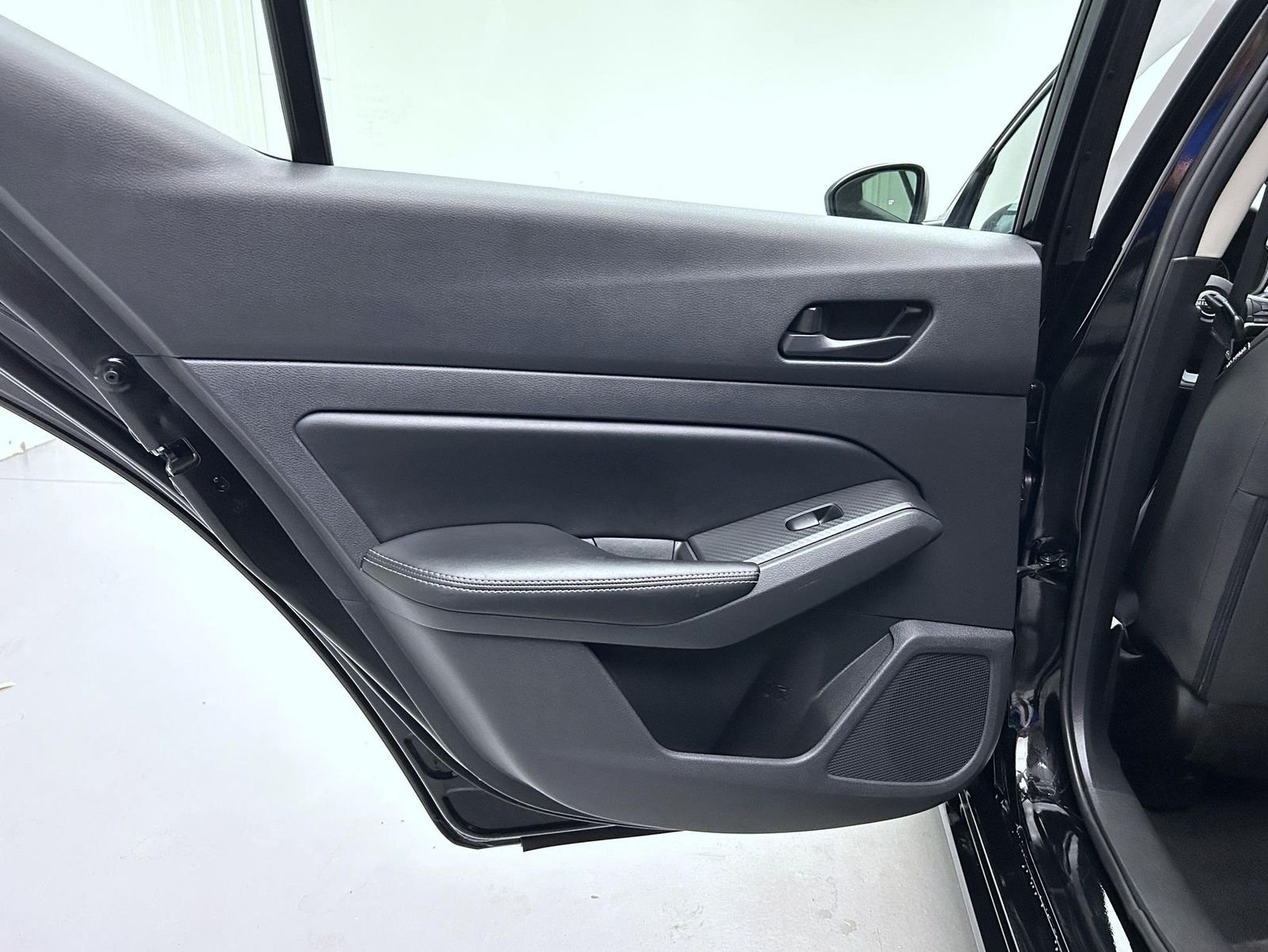 Used 2025 Black Nissan 2.5 SV image 20