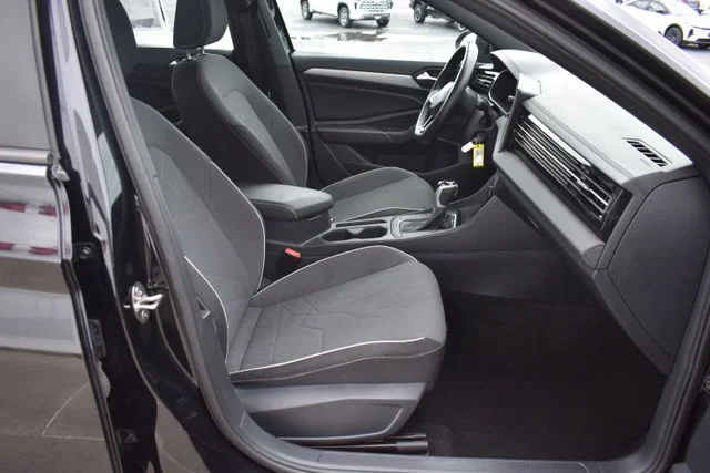 Used 2025 Black Volkswagen 1.5T Sport image 17