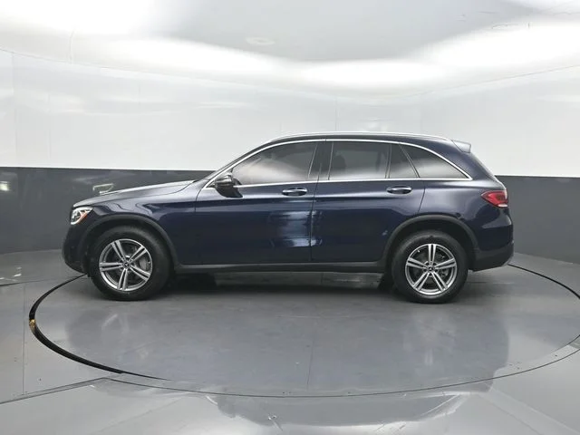 Used 2022 Blue Mercedes-Benz GLC 300 image 2