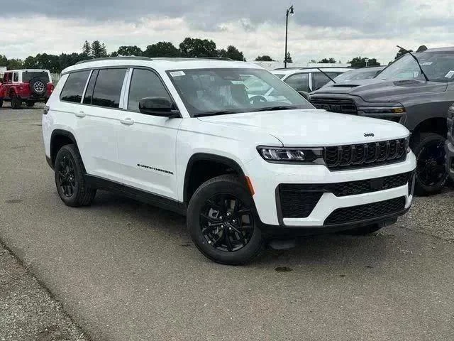 New 2026 Bright White Clear-Coat Exterior Paint Jeep Laredo image 2