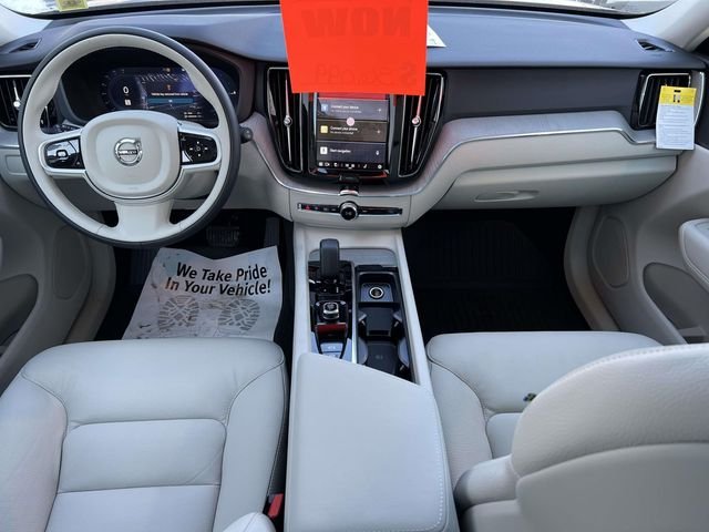 2025 Volvo XC60 Plus - Photo 13