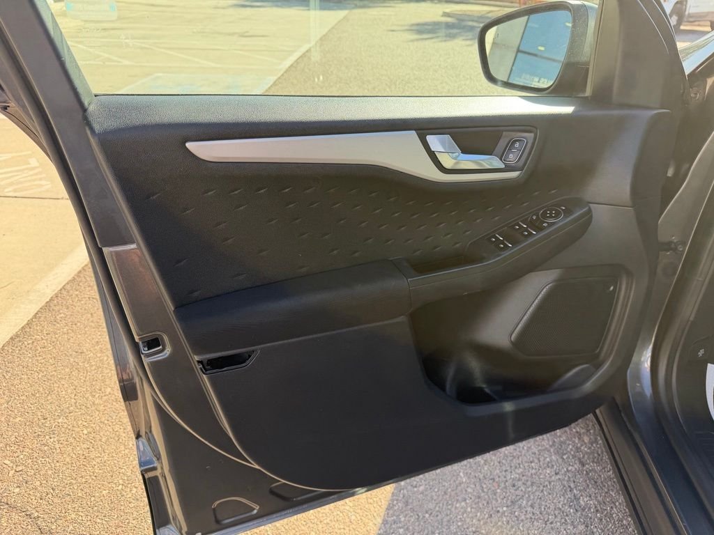 Used 2020 Gray Ford SE image 16