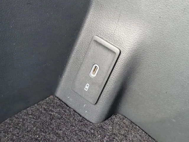 2024 Volkswagen Atlas SE w/Tech - Photo 38
