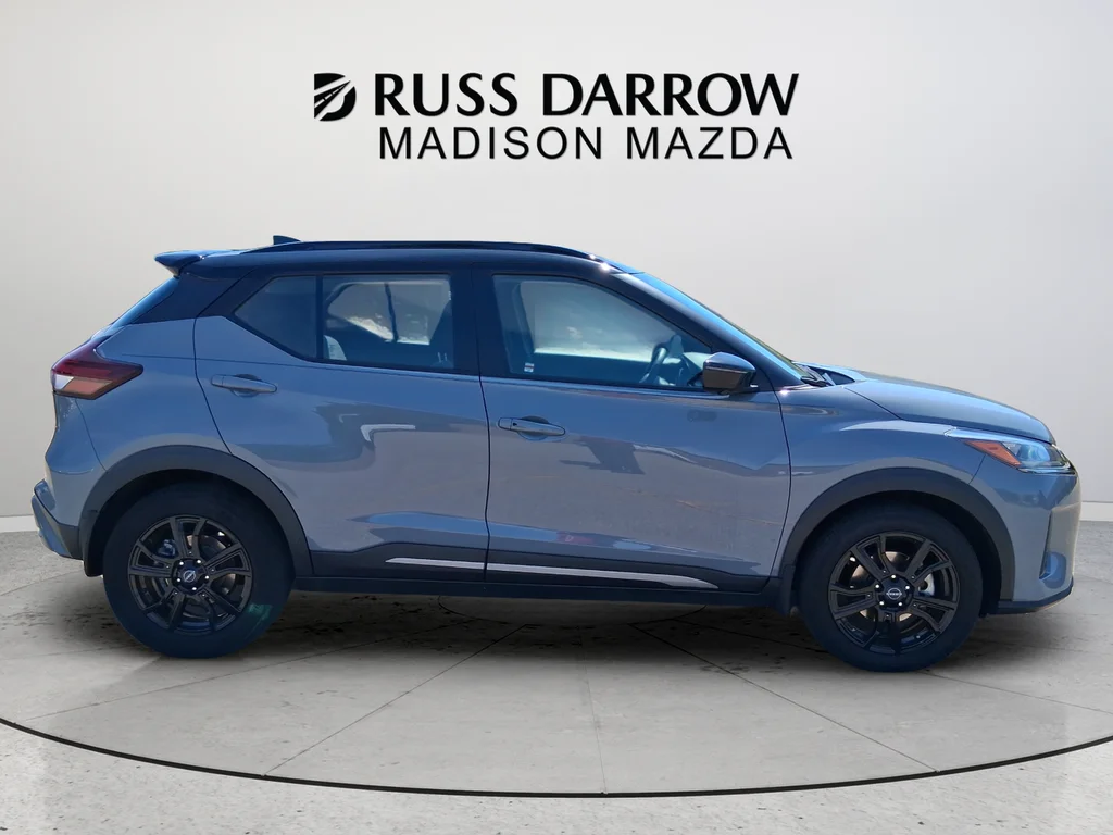 Used 2023 Gray Nissan SR image 6