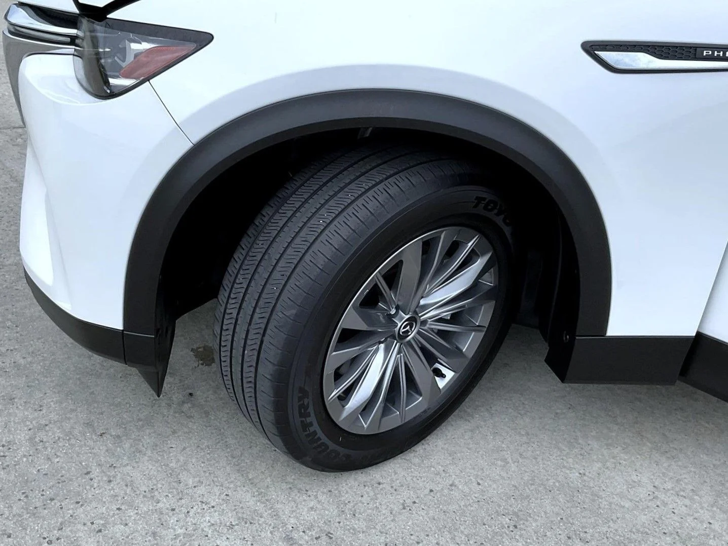 Certified Used 2024 White Mazda Preferred image 26