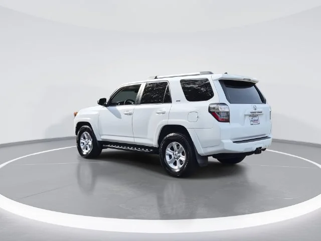 Used 2022 White Toyota SR5 Premium image 6