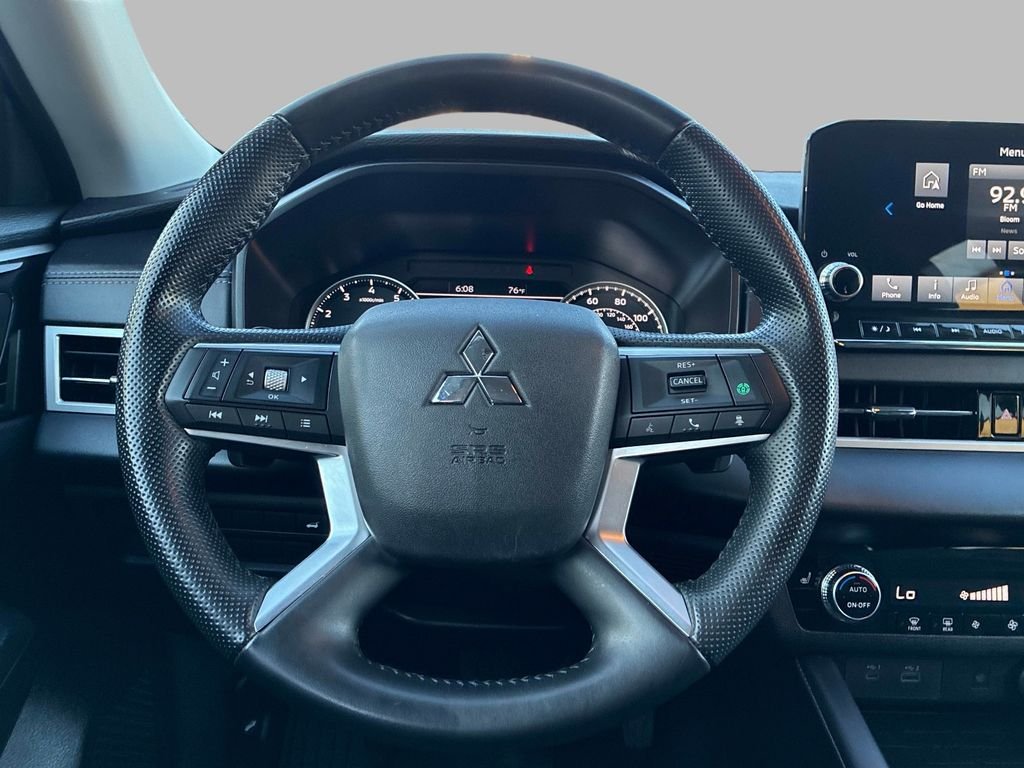 Used 2024  Mitsubishi SE Black Edition w/Pano Roof image 19