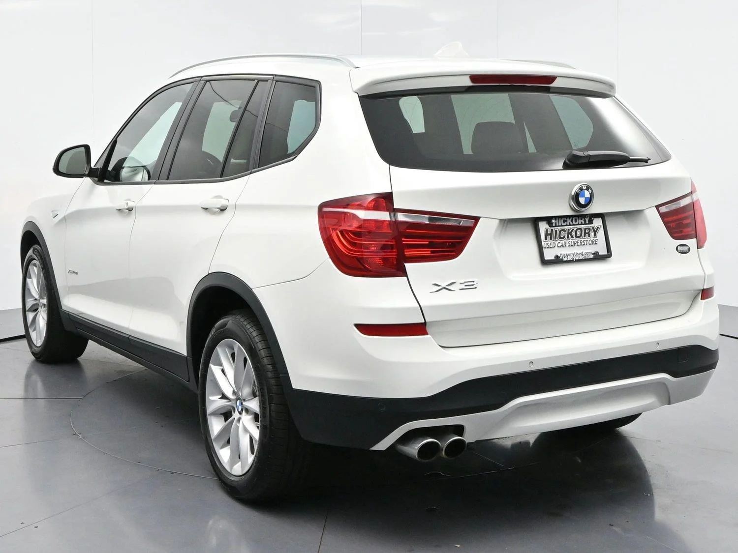 Used 2017 Alpine White BMW xDrive28i image 5
