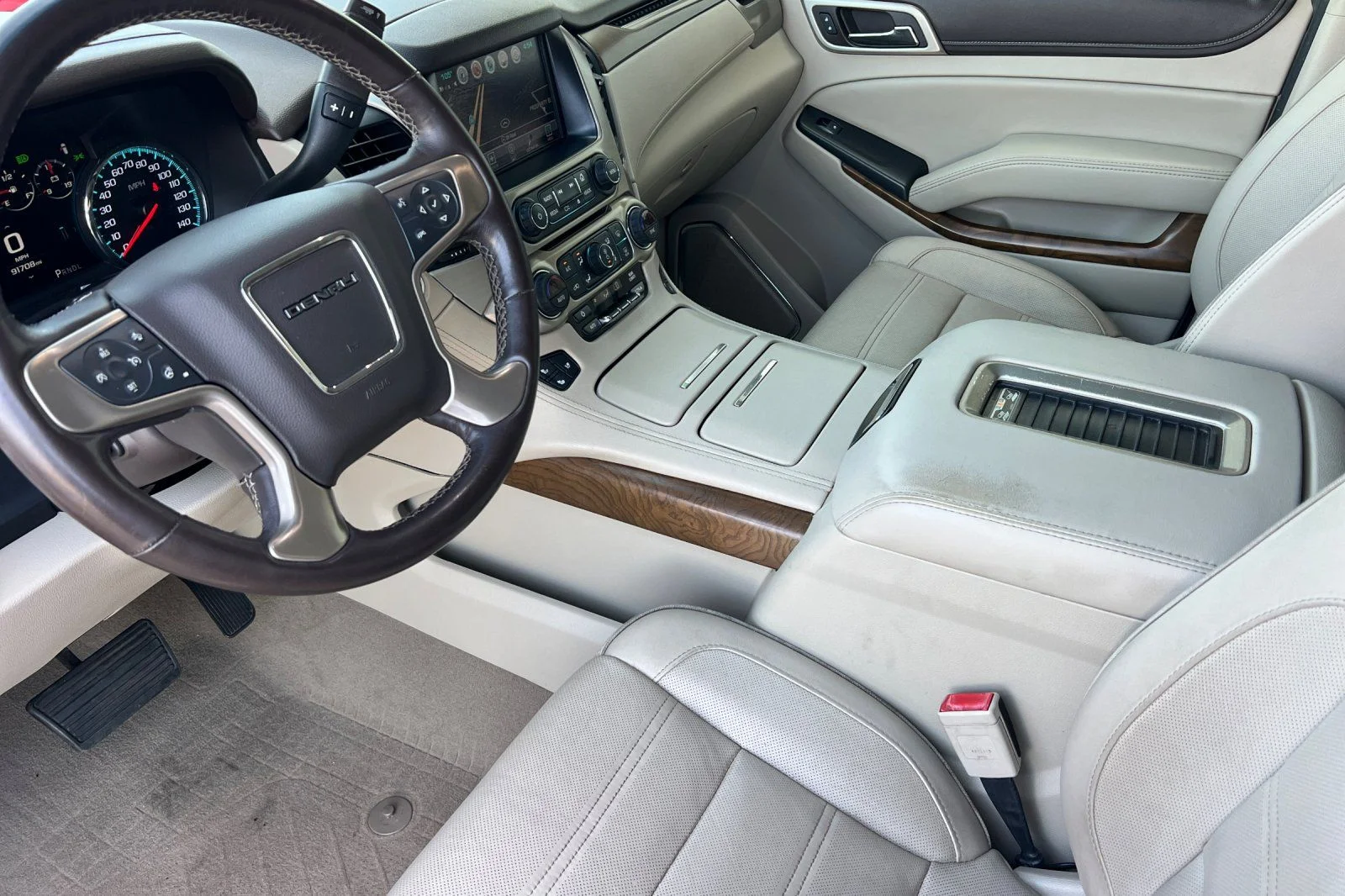 Used 2019 Black GMC Denali image 10