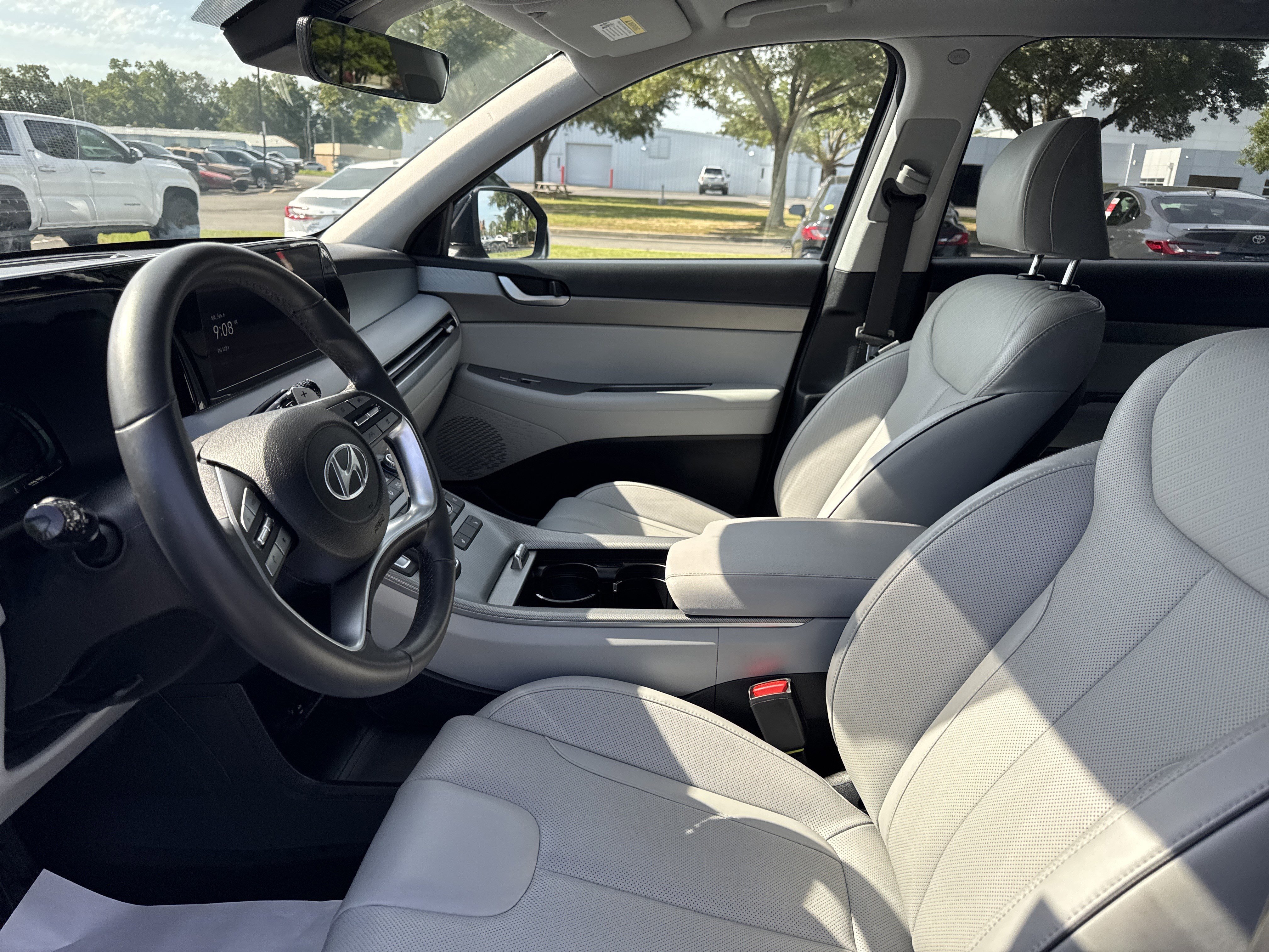 Used 2025 Moonlight Cloud Hyundai SEL image 13