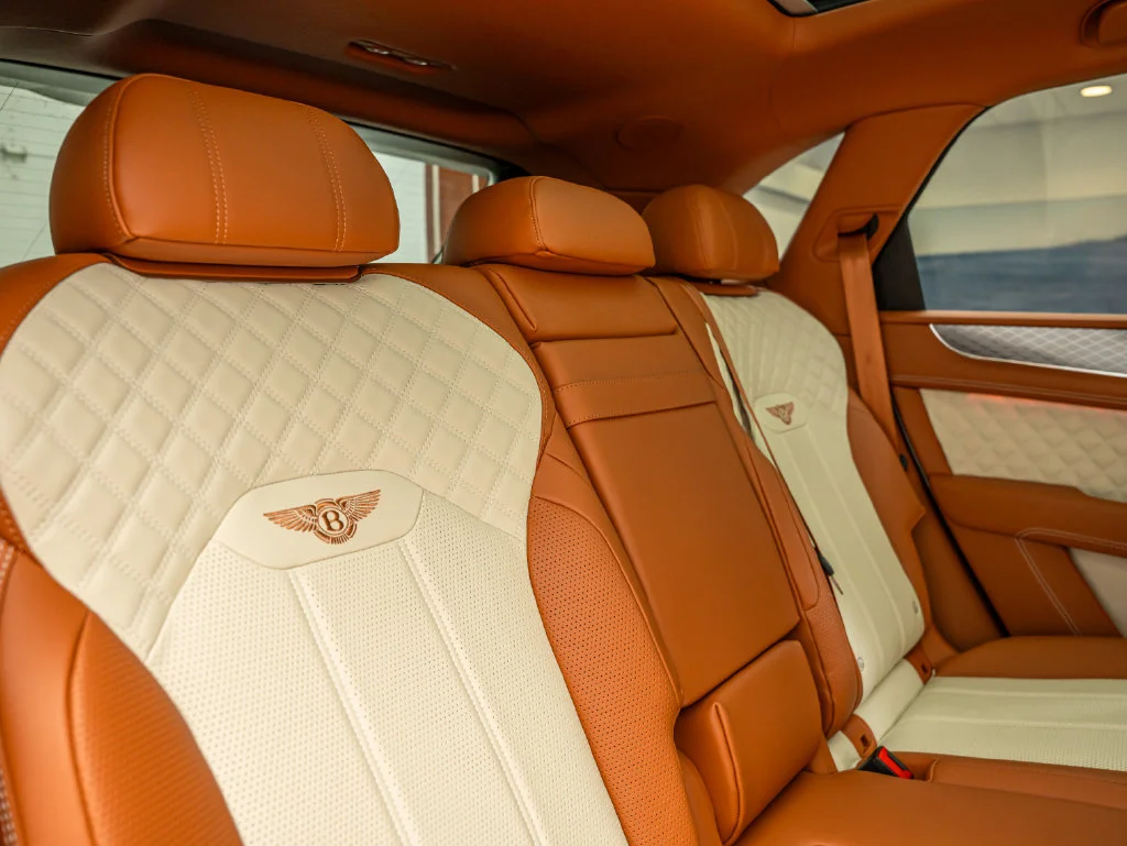 Used 2022 White Bentley V8 image 62