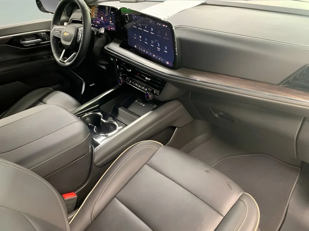 2025 Chevrolet Suburban Premier - Photo 15