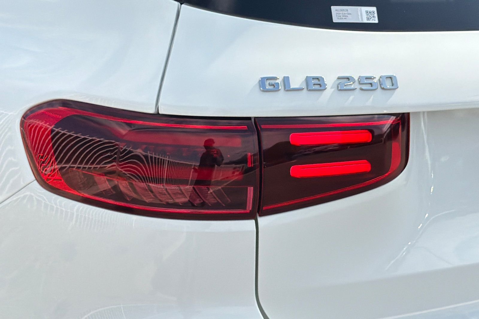 Used 2024 White Mercedes-Benz GLB 250 image 13