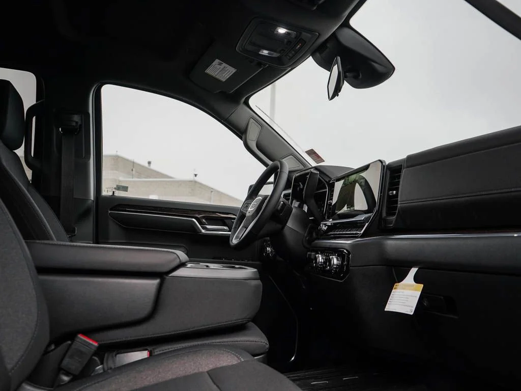 New 2026 Summit White GMC SLE image 9