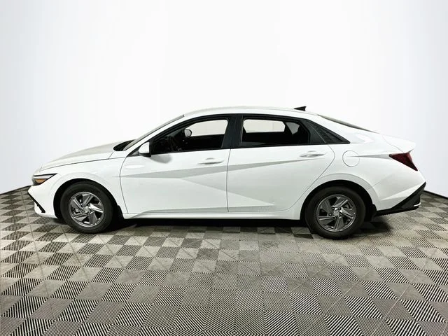 Certified Pre-Owned 2025 Hyundai Elantra SE