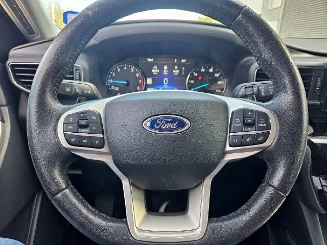 Used 2021 Iconic Silver Metallic Ford Limited image 9