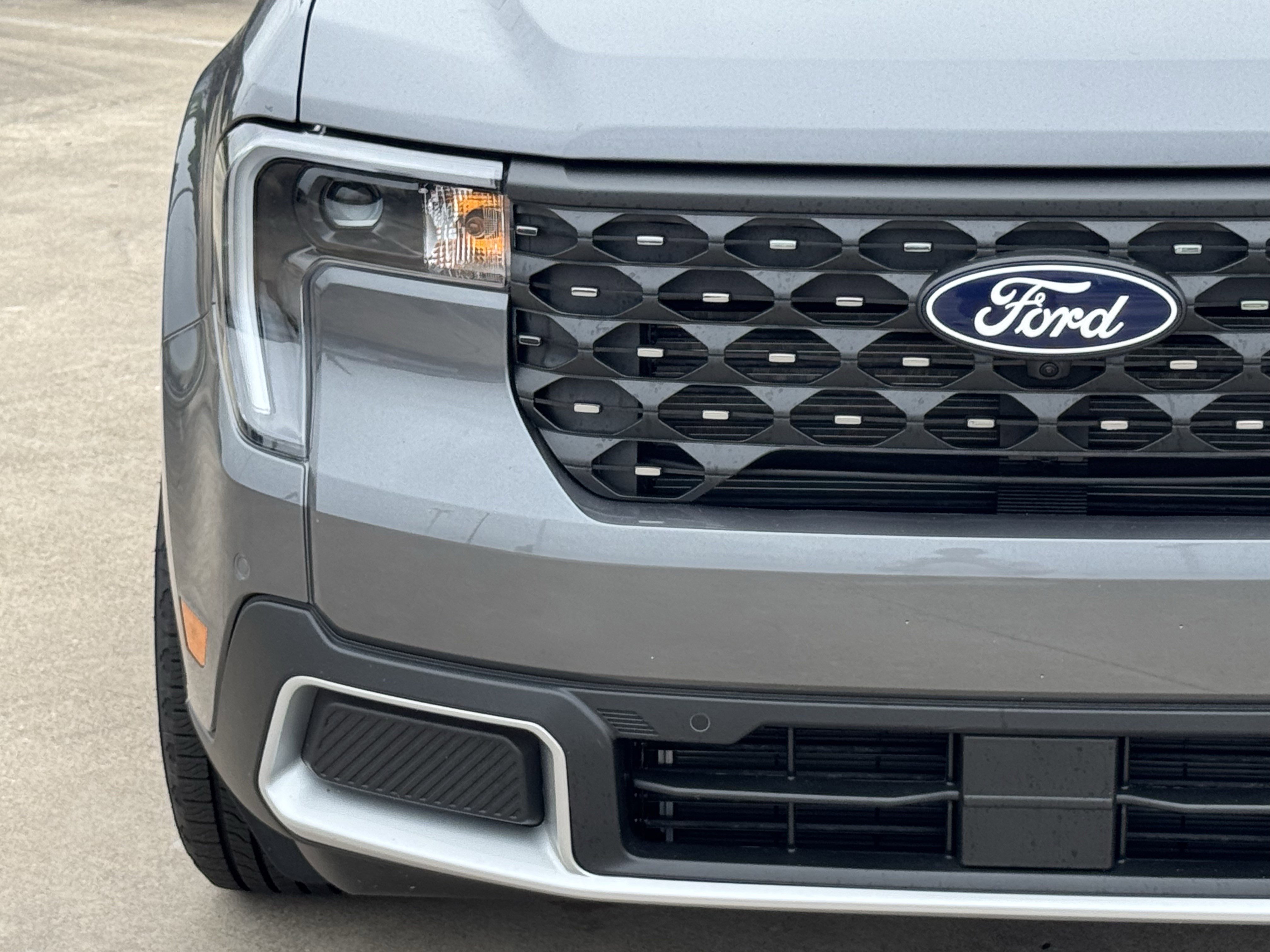 New 2026 Carbonized Gray Metallic Ford LARIAT image 5