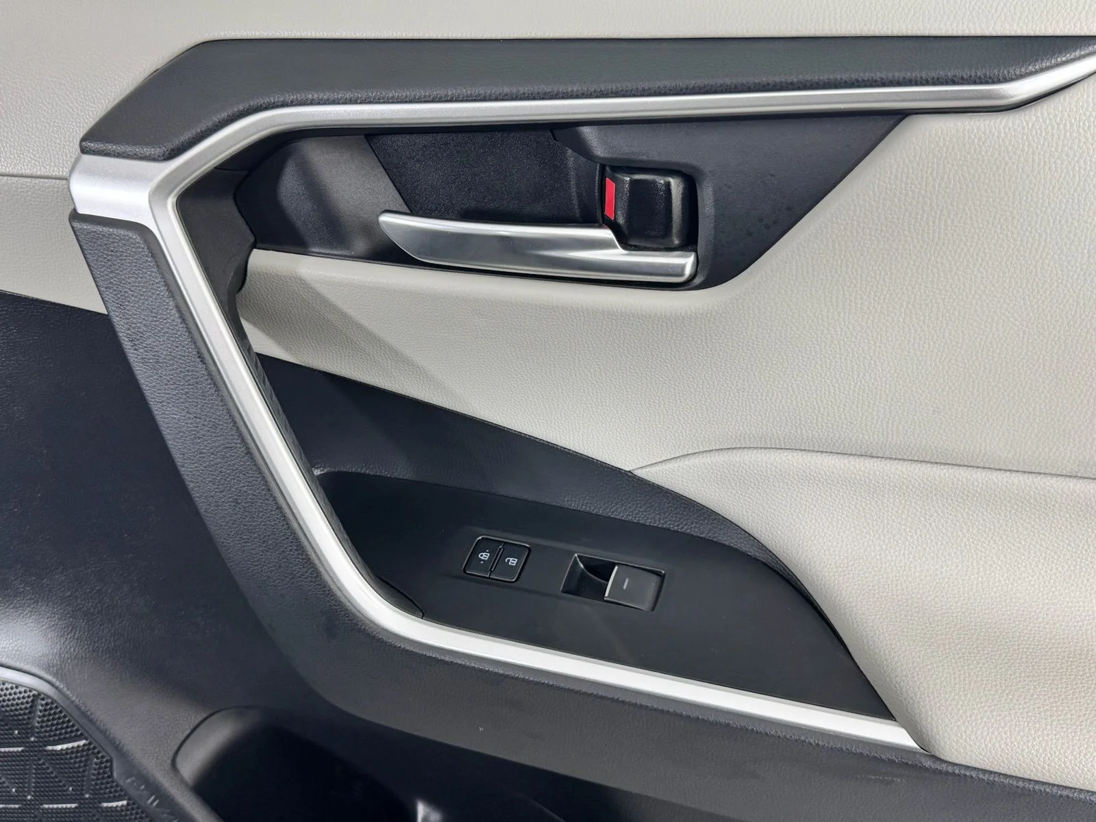 Used 2023 Gray Toyota XLE Premium image 23