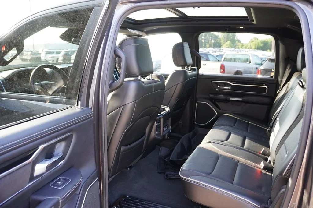 Certified Used 2022 Granite Crystal Metallic Clearcoat Ram Laramie image 17