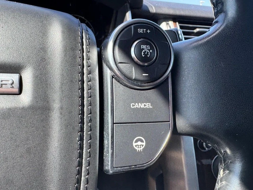 Used 2017 Santorini Black Land Rover HSE image 20