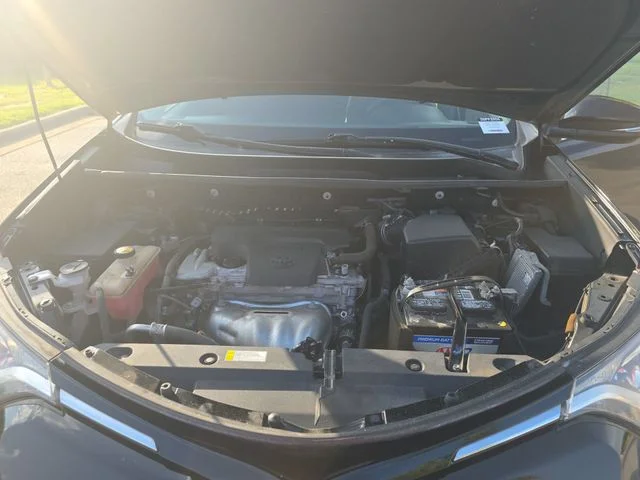 Used 2018 Black Toyota XLE image 31