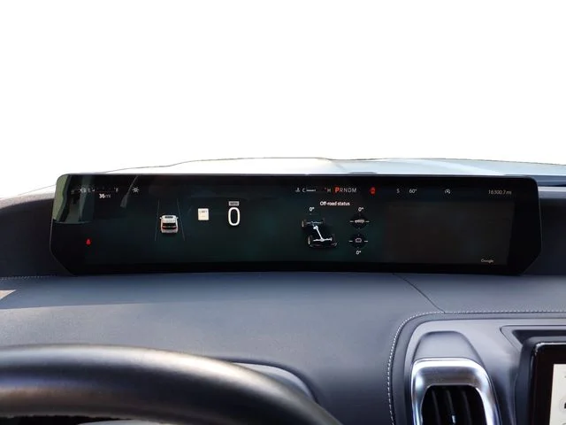 Used 2025  Ford Platinum image 14