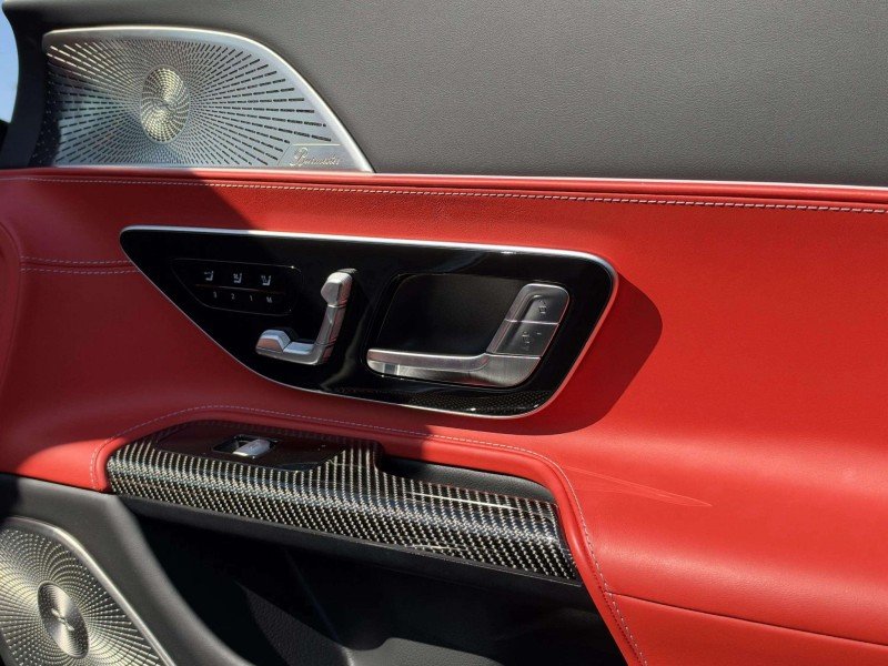 Used 2022  Mercedes-Benz AMG® SL 63 image 24
