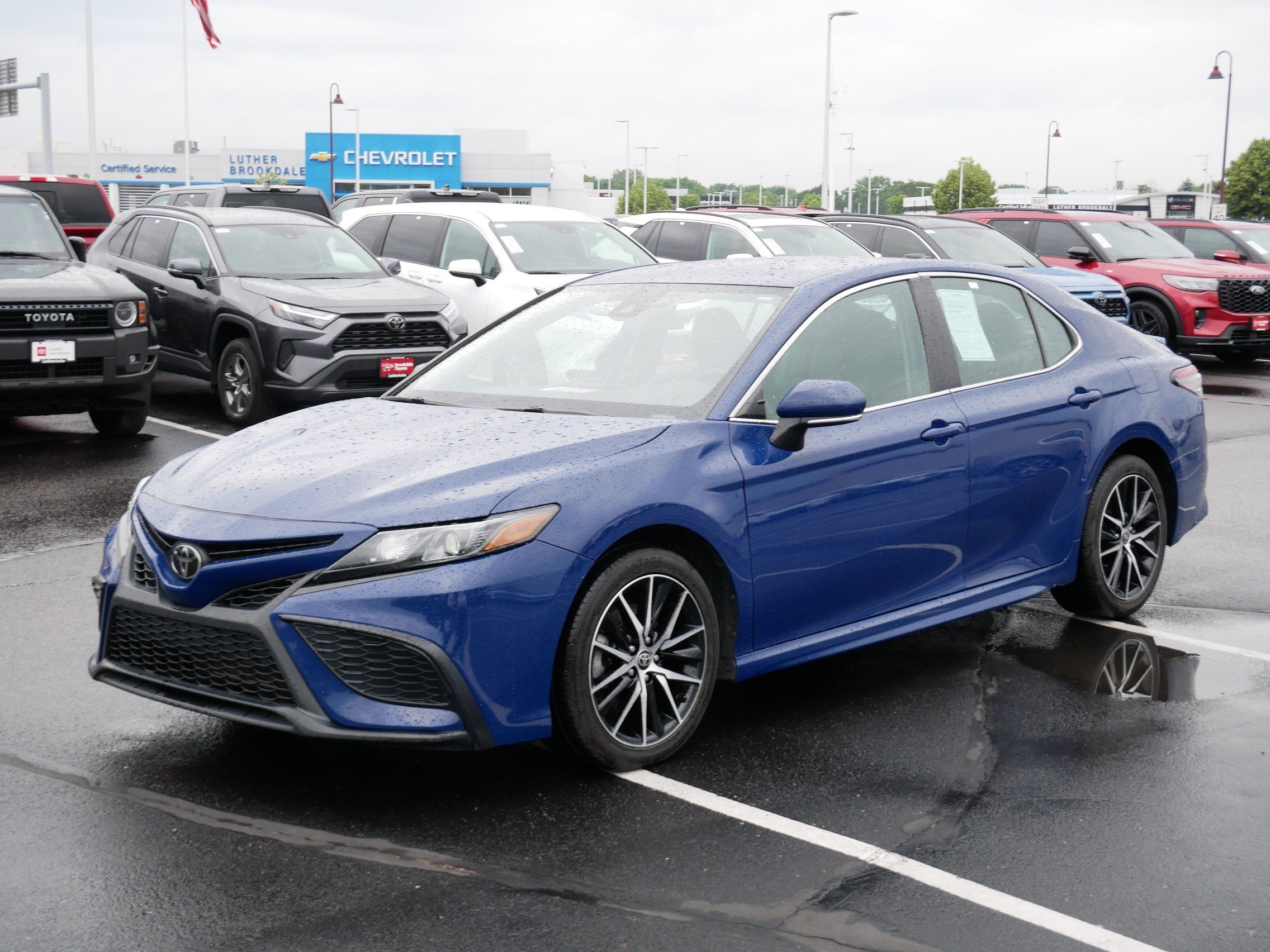 Certified Used 2024 RESERVOIR BLUE Toyota SE image 3