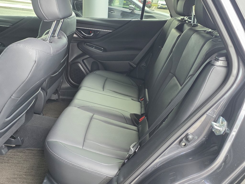 Used 2025 Magnetite Gray Metallic Subaru Limited image 30