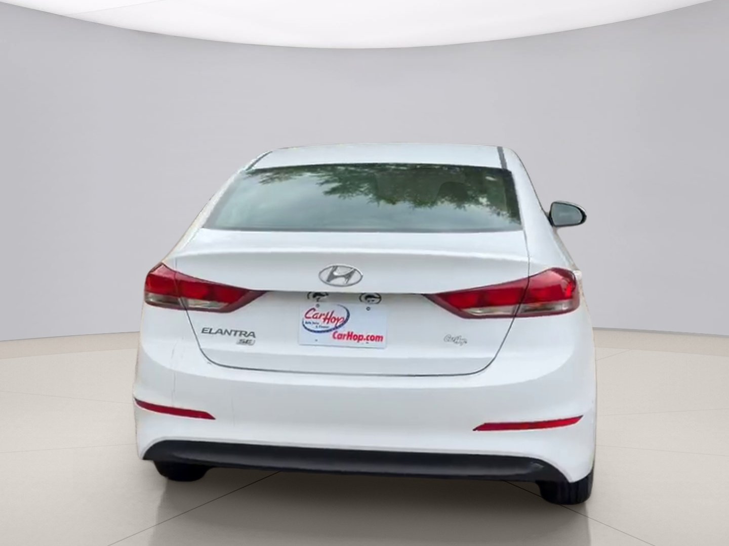 Used 2018 White Hyundai  image 4