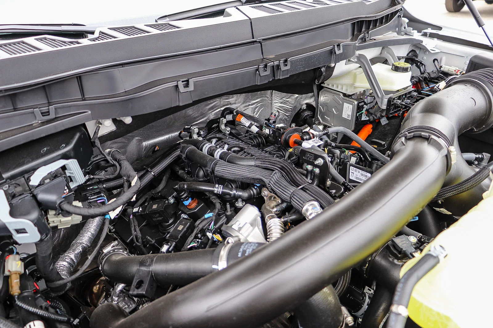 New 2026 Avalanche Ford Platinum® image 14