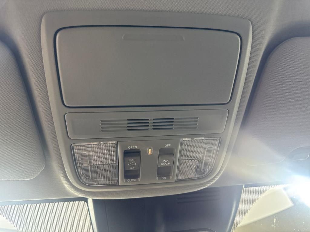 Used 2022  Honda EX image 38