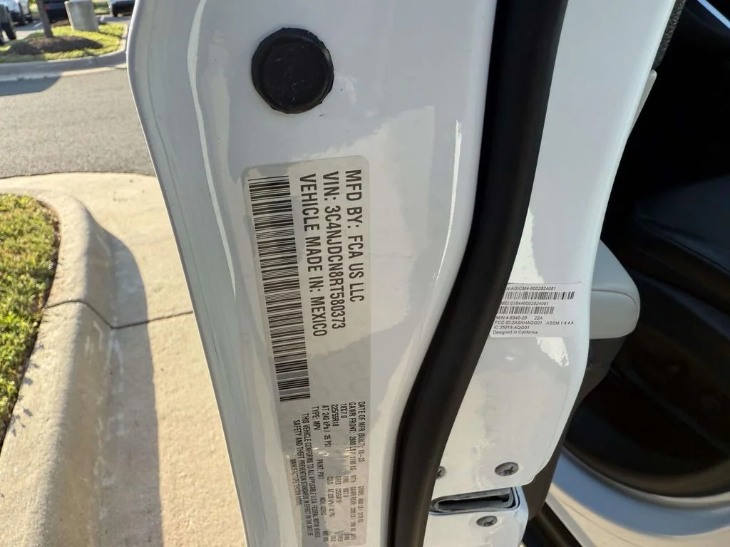 Used 2024 White Jeep Limited image 33