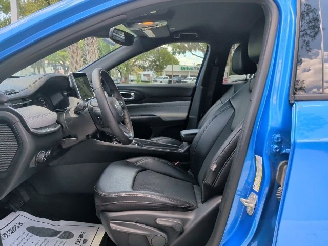 Used 2024 Hydro Blue Pearlcoat Jeep Latitude image 15