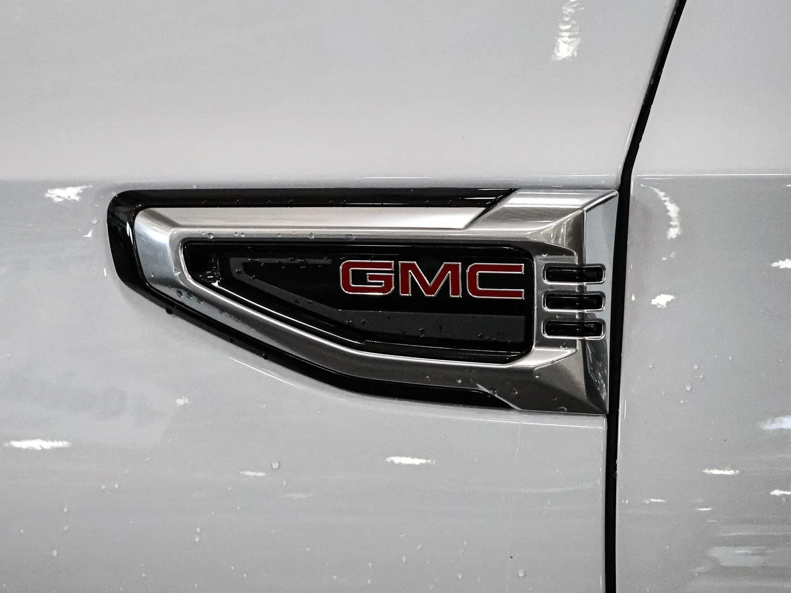 2026 GMC Yukon XL Denali - Photo 19