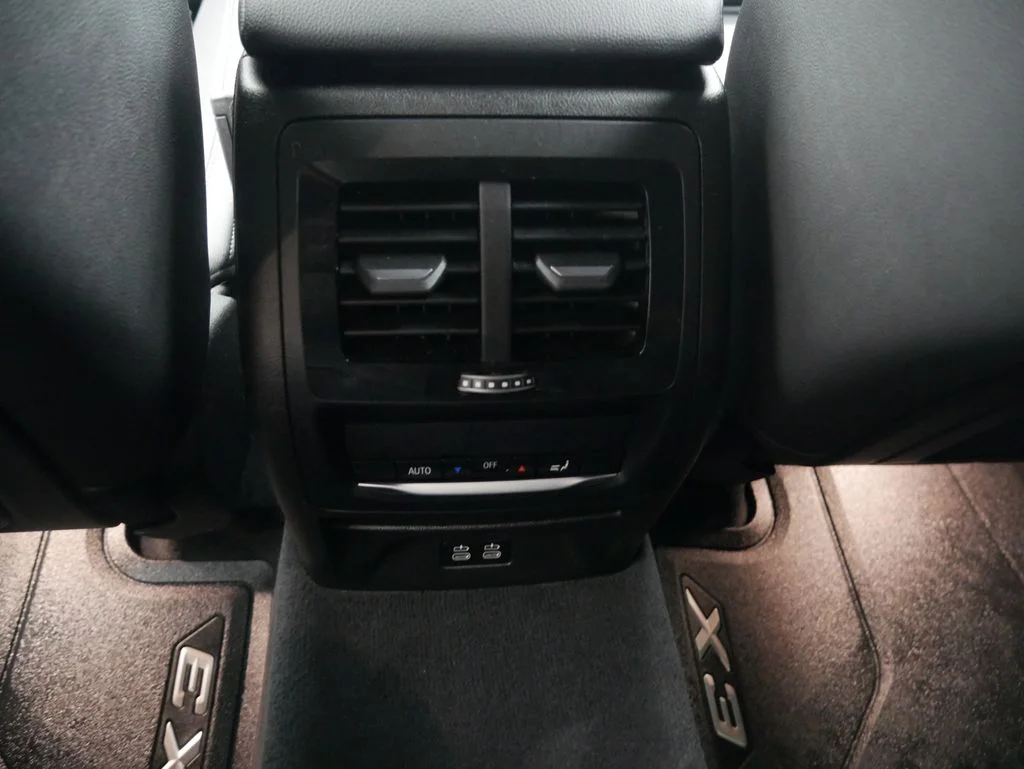 Used 2023 Jet Black BMW xDrive30i image 33