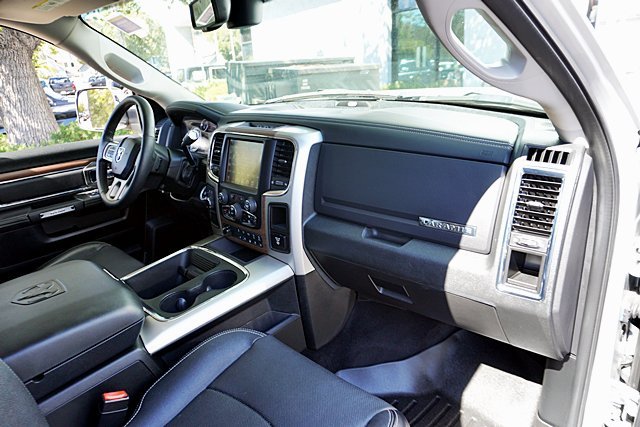 Used 2017 Silver Ram Laramie image 17