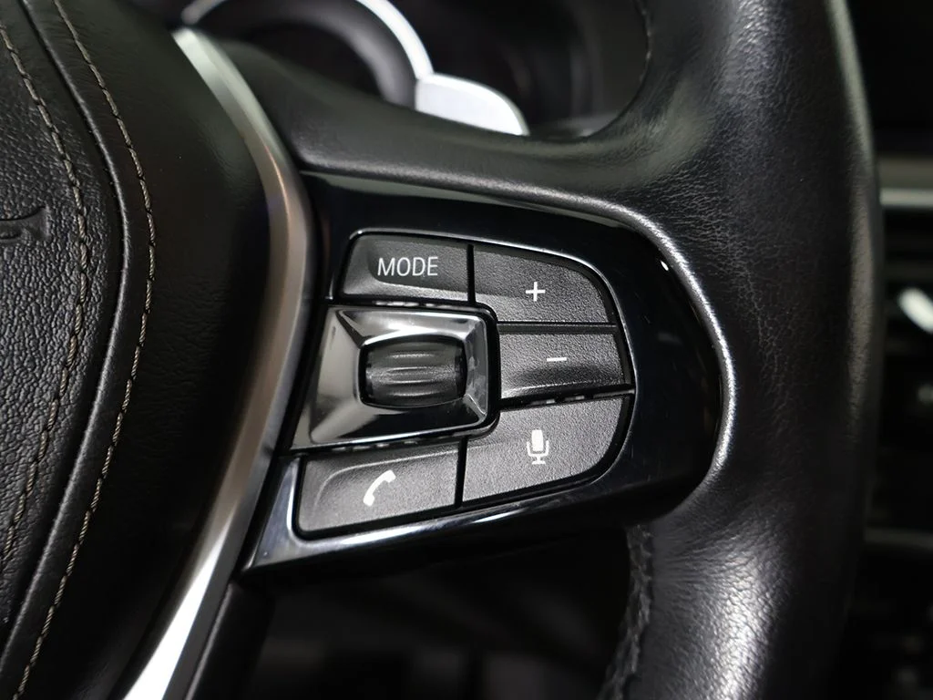 Used 2018 Dark Graphite BMW 530e xDrive iPerformance image 47