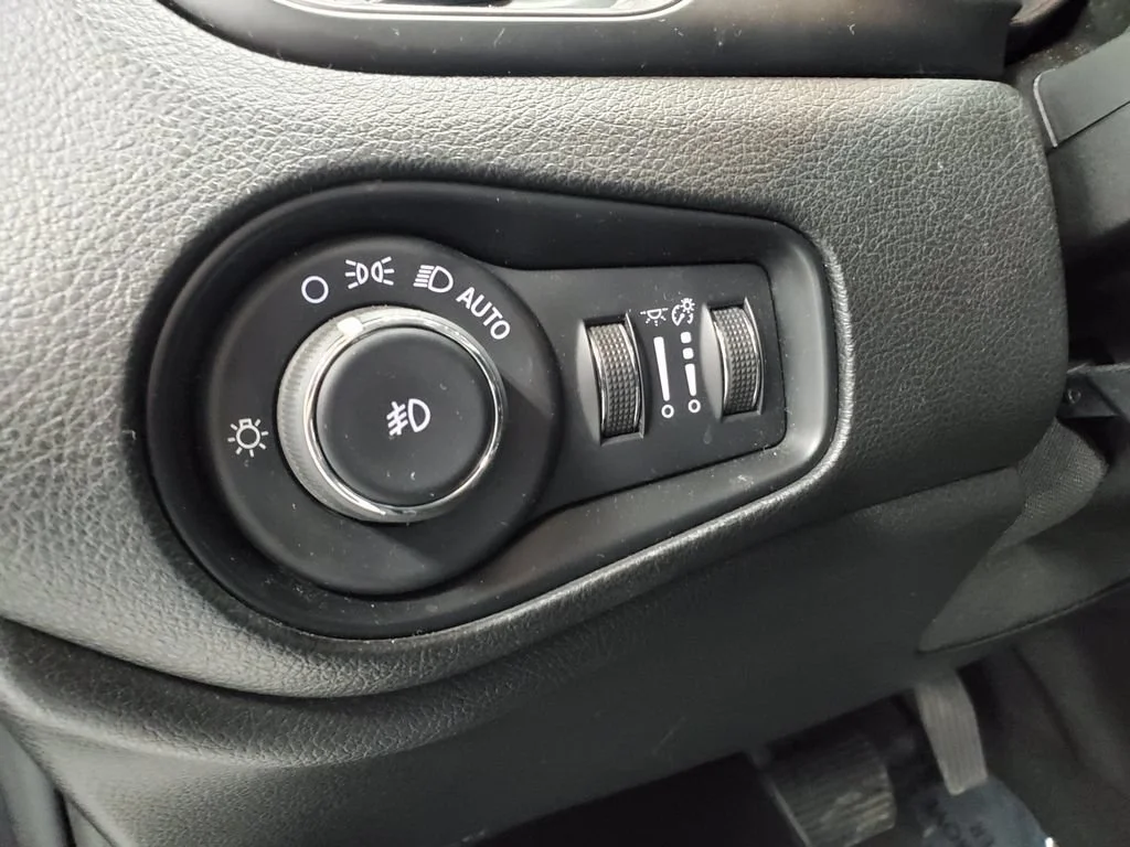 2023 Jeep Renegade Latitude - Photo 7