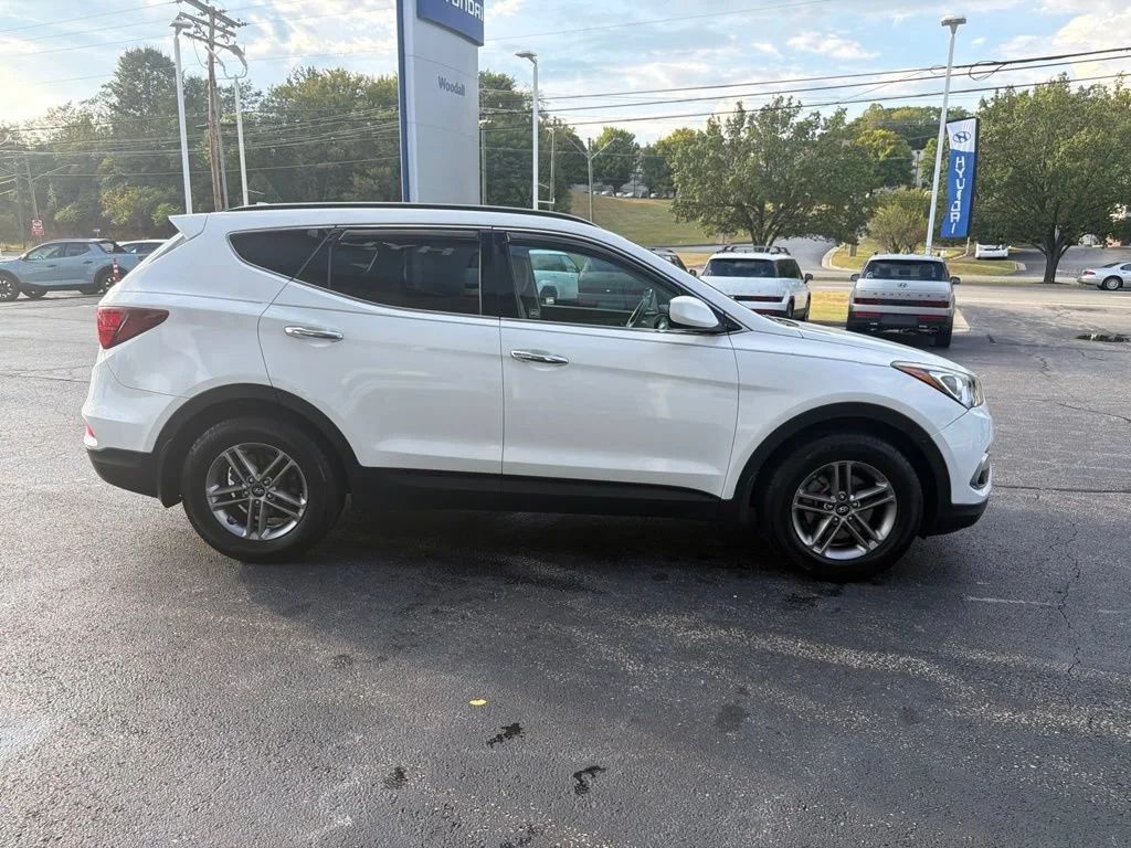 Used 2017 Frost White Pearl Hyundai 2.4L image 4