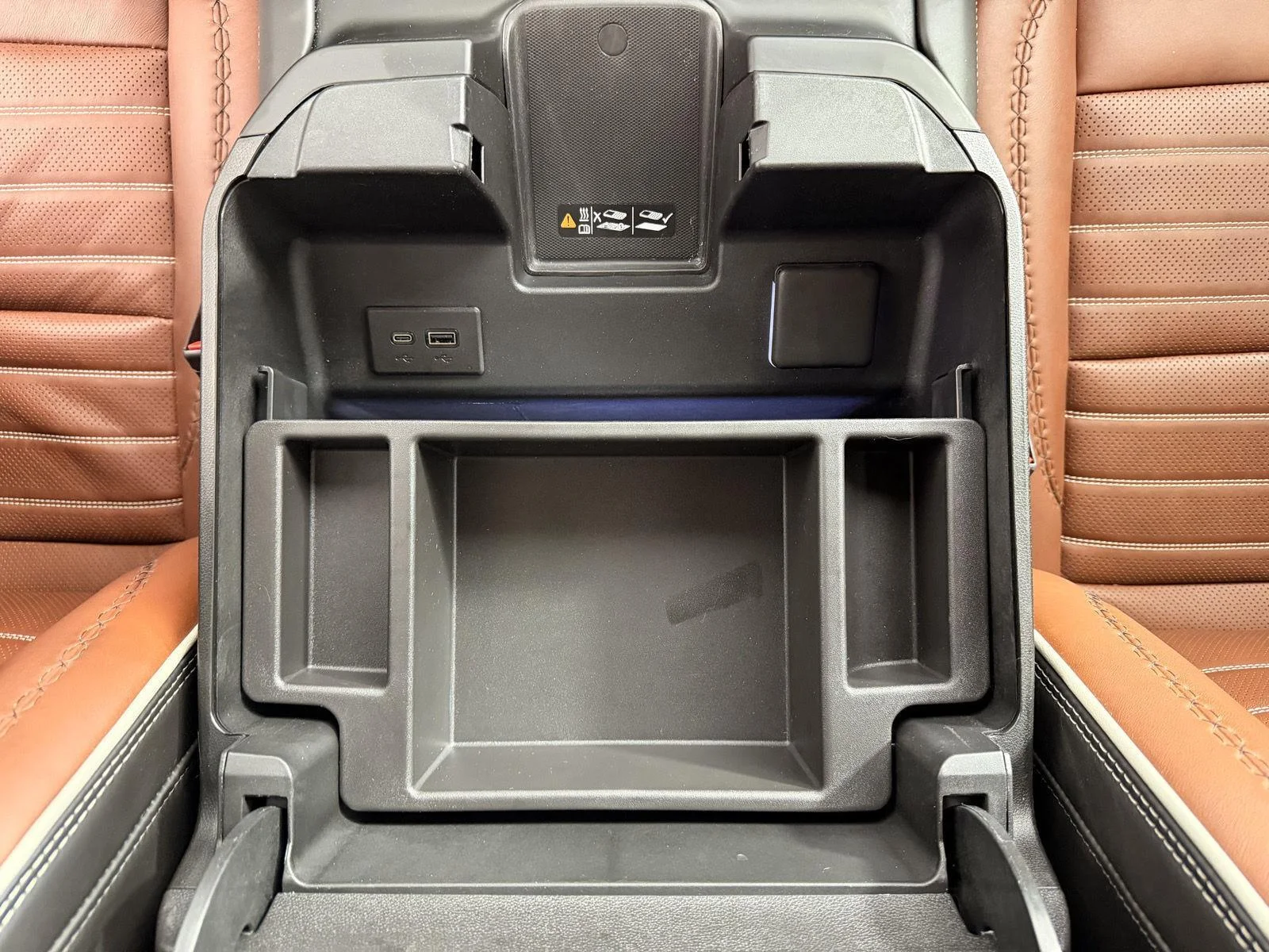 Used 2024 Onyx Black GMC Denali Ultimate image 34