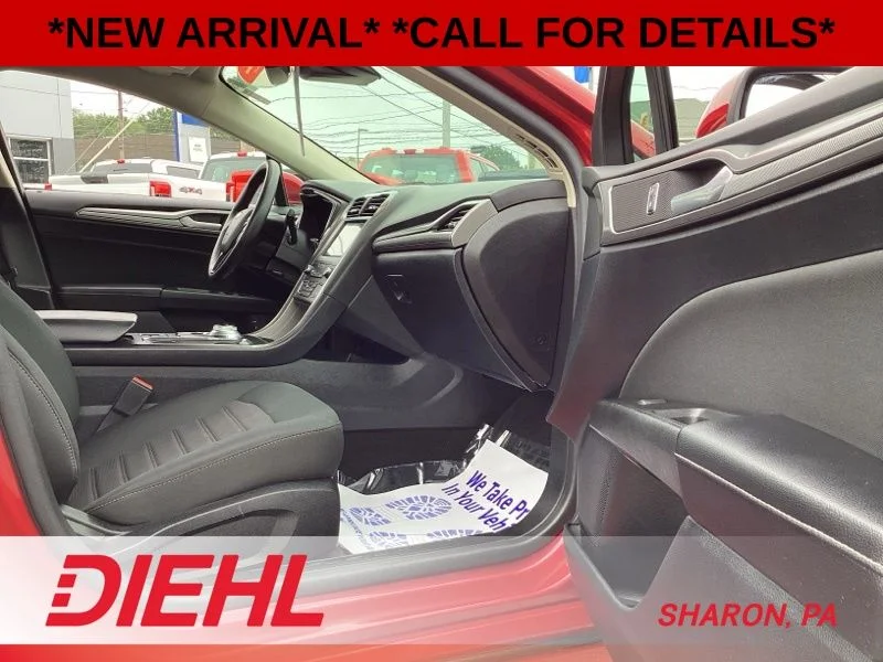Used 2020 Red Ford SE image 14