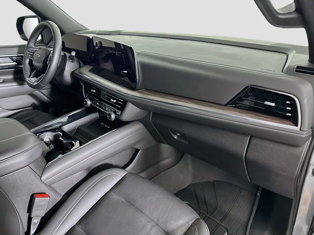 Used 2026 Gray Chevrolet Z71 image 30