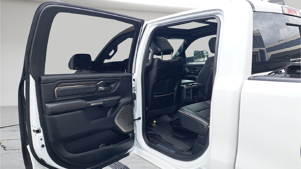 Used 2020 Off-white Ram Limited image 23